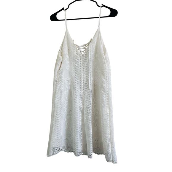 ASTR White Lace Crochet Mini Dress Size Small - Picture 2 of 4